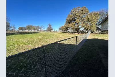118 Hilltop Meadows Drive, Springtown, TX 76082 - Photo 16