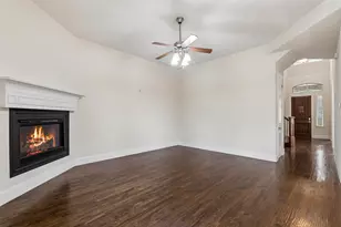 2707 Point Vista Dr, Lewisville, TX 75067 - Photo 6