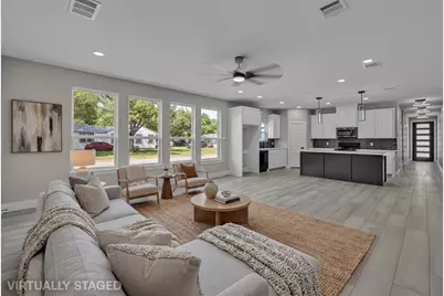 225 NW 16th Street, Grand Prairie, TX 75050 - Photo 16
