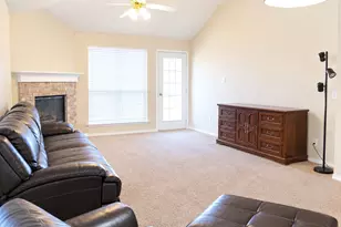 1007 Miles Ave, Burleson, TX 76028 - Photo 4