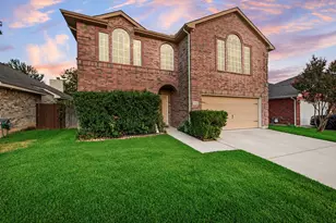 5715 Creekhollow Dr, Arlington, TX 76018 - Photo 2