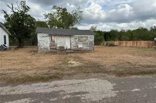415 E 20th St, Waco, TX 76705 - Photo 2