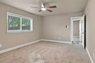 7025 Lincolnshire Ln, North Richland Hills, TX 76182 - Photo 12