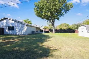 7025 Lincolnshire Ln, North Richland Hills, TX 76182 - Photo 26