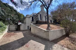 2717 Laurel Valley Ln, Arlington, TX 76006 - Photo 2