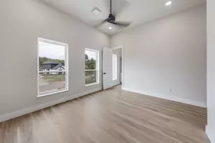 4581 N Shore Dr, The Colony, TX 75056 - Photo 30
