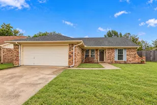 8028 Katie Ln, Watauga, TX 76148 - Photo 2