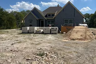 900 Carswell Ct, Van Alstyne, TX 75495 - Photo 1