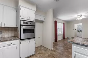 1725 Meadowcliff Dr, Wichita Falls, TX 76302 - Photo 12