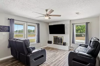 1512 Cobb Street, Bridgeport, TX 76426 - Photo 4