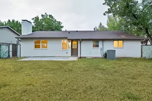 3206 Griffiths Dr, Irving, TX 75061 - Photo 30