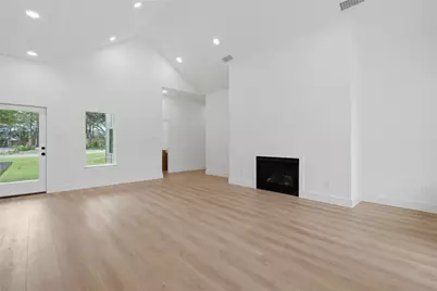 2634 Bainbridge Drive, Dallas, TX 75237 - Photo 6