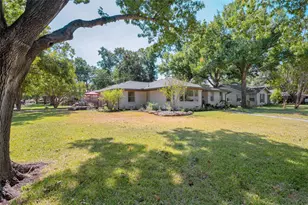 9922 Kilarney Dr, Dallas, TX 75218 - Photo 32