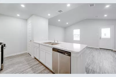 405 Cactus Court, Granbury, TX 76048 - Photo 2