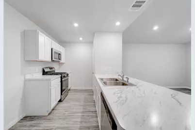 404 Cactus Court, Granbury, TX 76048 - Photo 2