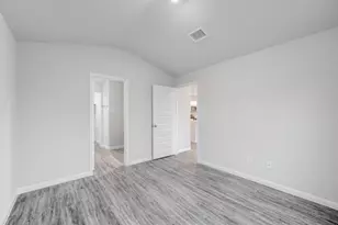 411 Cactus Ct, Granbury, TX 76048 - Photo 6