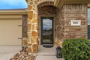 910 Community Way, Royse City, TX 75189 - Photo 2