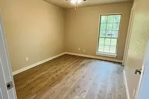 2605 W Highland Dr, Granbury, TX 76049 - Photo 12