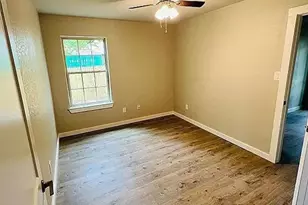 2605 W Highland Dr, Granbury, TX 76049 - Photo 16