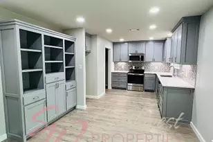 2605 W Highland Dr, Granbury, TX 76049 - Photo 4