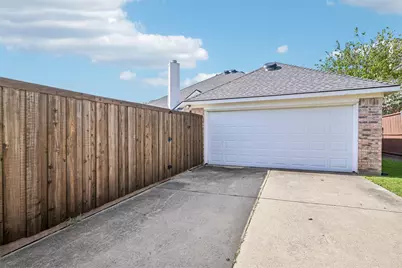 3901 Rolling Hills Drive, Plano, TX 75025 - Photo 34