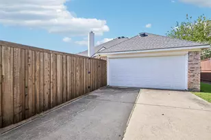 3901 Rolling Hills Dr, Plano, TX 75025 - Photo 34