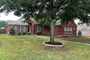 2907 St Maria Dr, Mansfield, TX 76063 - Photo 2
