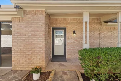 2108 Woodway Drive, Arlington, TX 76017 - Photo 4