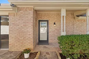 2108 Woodway Dr, Arlington, TX 76017 - Photo 4