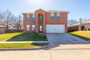 922 White Dove Dr, Arlington, TX 76017 - Photo 1