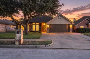 6036 Sundown Dr, Watauga, TX 76148 - Photo 2