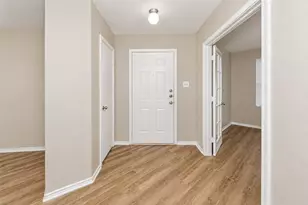 625 Horn St, Crowley, TX 76036 - Photo 4