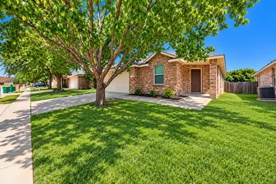 625 Horn Street, Crowley, TX 76036 - Photo 2