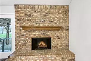 841 S Atkerson Ln, Euless, TX 76040 - Photo 6