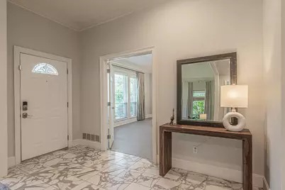 300 Sundance Circle, Irving, TX 75063 - Photo 8