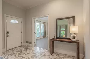 300 Sundance Cir, Irving, TX 75063 - Photo 8