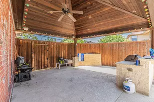 300 Sundance Cir, Irving, TX 75063 - Photo 40