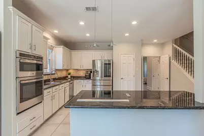 300 Sundance Circle, Irving, TX 75063 - Photo 22