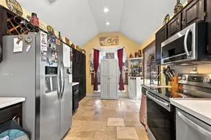 3825 Branch Hollow Cir, Carrollton, TX 75007 - Photo 8