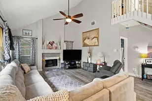 3825 Branch Hollow Cir, Carrollton, TX 75007 - Photo 4