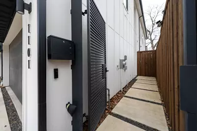 1101 Martinique Avenue, Dallas, TX 75223 - Photo 2