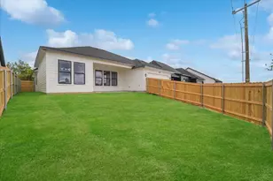 1652 W Wintergreen Rd, Lancaster, TX 75134 - Photo 22