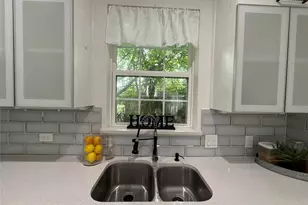 201 E 10th St, Kaufman, TX 75142 - Photo 8