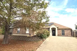 1406 Chancellor Dr, Kaufman, TX 75142 - Photo 2