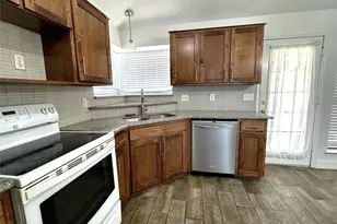 2320 Chestnut Way, Bedford, TX 76022 - Photo 10