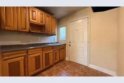 2644 Berryhill Drive, Fort Worth, TX 76105 - Photo 4