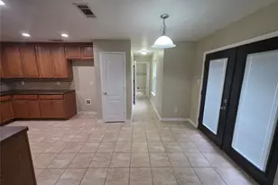 4207 Bayside Ct, Arlington, TX 76016 - Photo 10