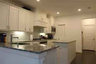 2729 Vista Park Ln, Lewisville, TX 75067 - Photo 6