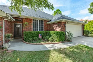 2106 Ridgewood Dr, Bridgeport, TX 76426 - Photo 2