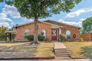 700 Nora Ln, DeSoto, TX 75115 - Photo 1